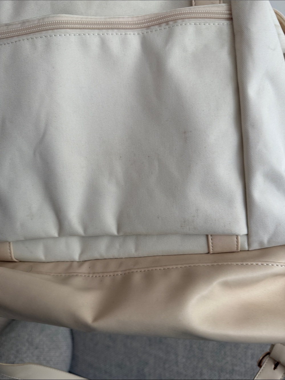 Weekender Duffle Bag - Picture 10 of 11